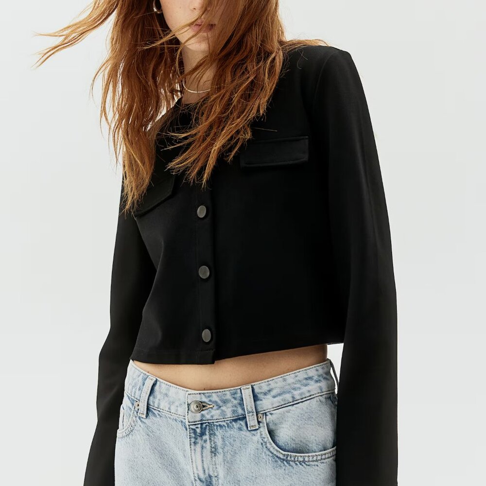 EUC H&M Black Jersey 5-Button Cropped Cardigan with Pocket Detail